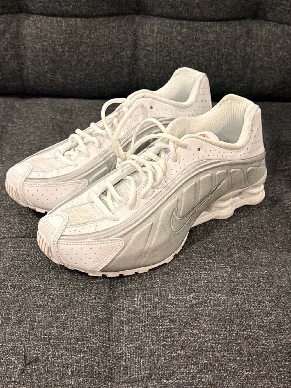 8.5W - Nike Shox R4 White Metallic Silver Sneakers